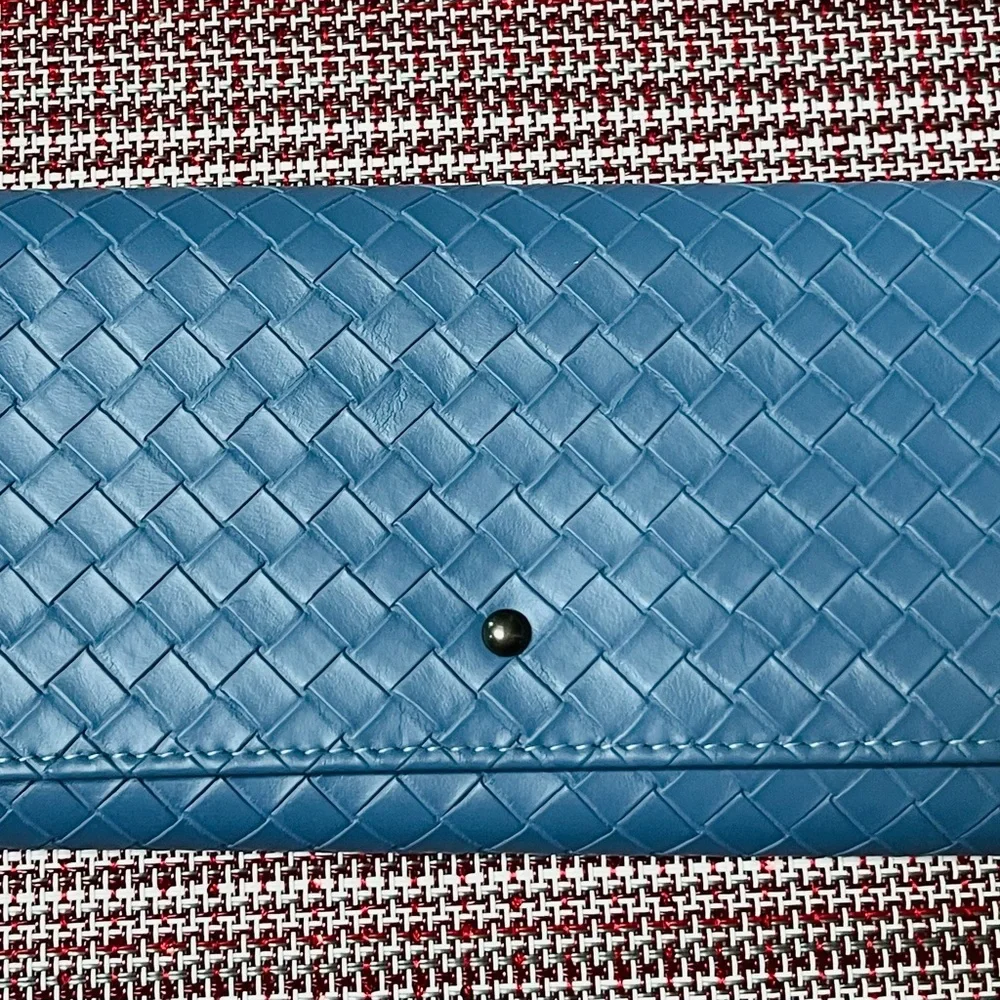 Beautiful ‘Designer Inspired’ Tri-Fold Wallet in Gorgeous Slate Blue Color NWOT